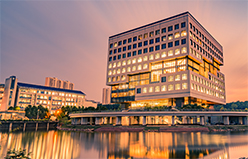 365英国上市公司